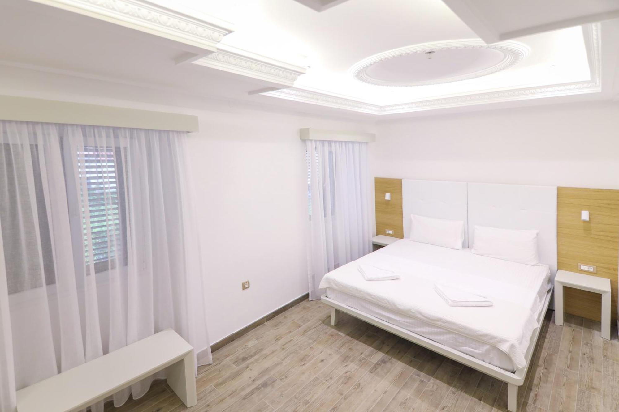 Hotel Rr Херцег-Новий Екстер'єр фото