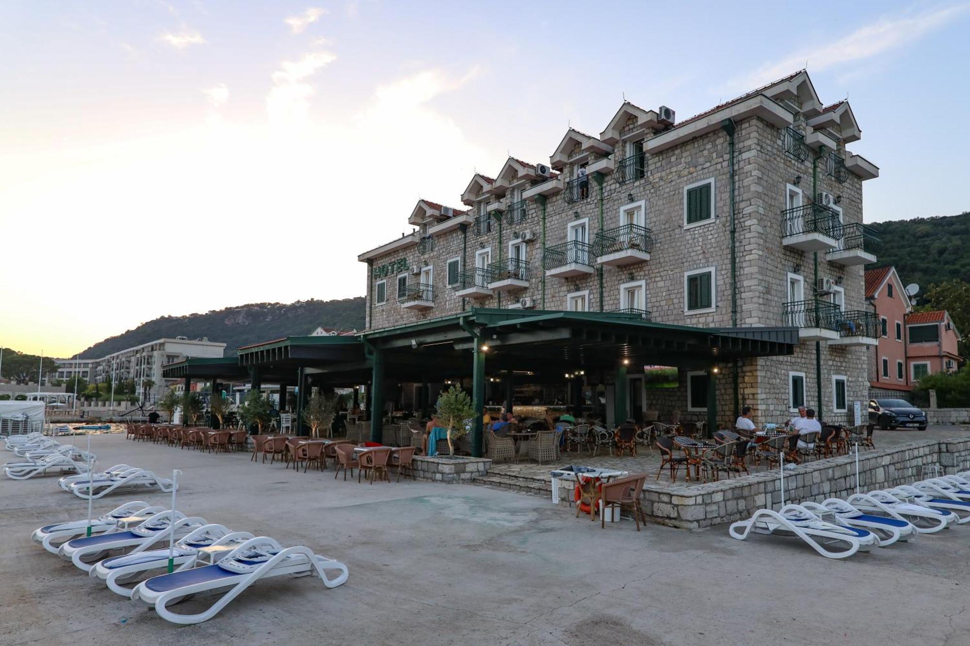 Hotel Rr Херцег-Новий Екстер'єр фото